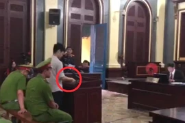 Hành động khó hiểu của sát thủ vụ thảm sát khi nghe luận tội