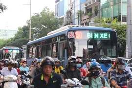 TP.HCM triển khai làn đường xe buýt riêng: Người dân nói gì?