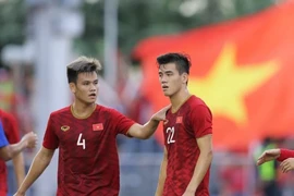 Xem lại pha đánh đầu tung lưới Thái Lan của Tiến Linh