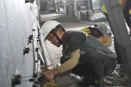 Dạo quanh công trường metro làm việc tất bật cuối năm