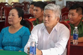 Video: VKSND huyện Phụng Hiệp xin lỗi người bị oan 33 năm