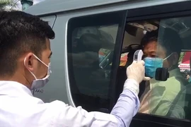 Kiểm tra thân nhiệt tất cả hành khách đến Cần Thơ