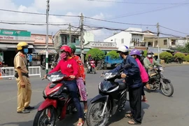 Video: Nhiều xe máy buộc quay đầu tại phà Cát Lái