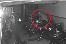 Video: Chủ trọ tố người thuê trộm xe SH