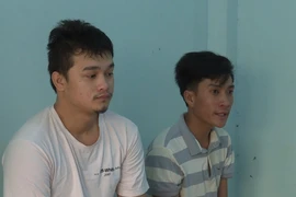 Cầm dao ra quốc lộ chặn xe xin tiền