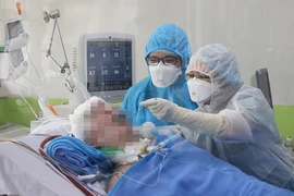 Bệnh nhân 91 đã có thể xoay đầu theo y lệnh của bác sĩ