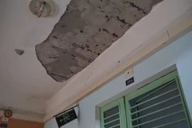 Hơn 1000 người dân nơm nớp sống trong chung cư bị nứt