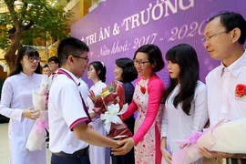 Lễ tri ân đầy cảm xúc ở Trường THPT Trưng Vương