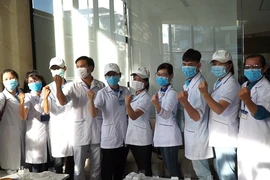 Đoàn y bác sĩ Bình Định tiếp sức Đà Nẵng chống dịch COVID-19