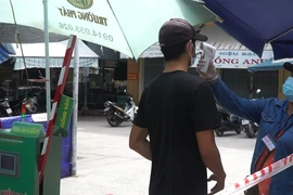 Máy ‘đếm người’ tại chợ dân sinh Đà Nẵng