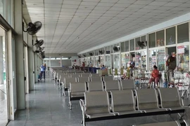Đà Nẵng: Bến xe, nhà ga vắng khách ngày đầu hoạt động trở lại
