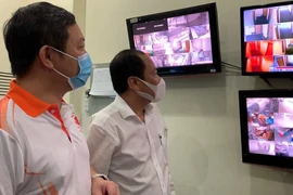 Video: Phó Chủ tịch TP.HCM kiểm tra cách ly người nhập cảnh
