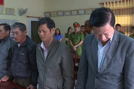 Video: Để mất rừng, Giám đốc và 8 cán bộ bị truy tố