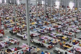 Video: Bên trong khu điều trị 13.000 F0 tại Bình Dương