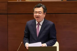 Bộ trưởng Bộ Xây dựng Nguyễn Thanh Nghị lần đầu trả lời chất vấn trước Quốc hội