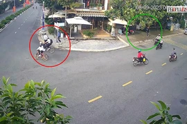 Video: Dàn cảnh hỏi đường để đồng bọn trộm xe máy 