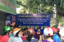 Kéo nhau đi mua thịt heo giá rẻ, có loại 40.000 đồng/kg