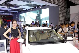 Giá ô tô lại bất ngờ giảm tới 200 triệu đồng/xe 