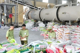 Phân bón 'đẻ' quá nhanh nên quản lý không được? 
