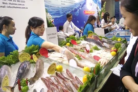 Mỗi tháng người Việt chi gần 140 triệu USD nhập tôm, cá