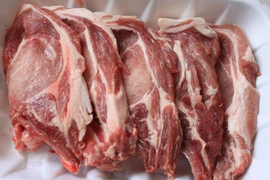 Gần 20.000 tấn thịt heo nhập giá sốc chỉ 26.000 đồng/kg