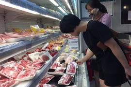 Gần tết, giá thịt heo tiếp tục tăng lên 'nóc nhà'