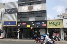 Hàng loạt nhà hàng, cà phê ở TP.HCM đóng cửa 'bỏ chạy'