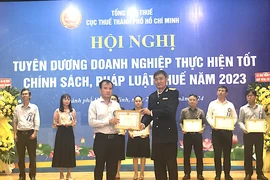 Cục Thuế TP.HCM tuyên dương 136 doanh nghiệp tiêu biểu 