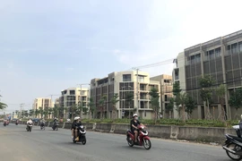 Bất động sản TP.HCM 6 tháng đầu năm: Nhiều căn hộ cao cấp, vắng bóng nhà ở xã hội