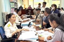 Giảm trừ thuế thu nhập cá nhân: Không khống chế trần học phí, viện phí