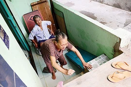Bí thư Thăng yêu cầu giám đốc Sở GTVT giải trình vụ đường cao hơn nhà dân