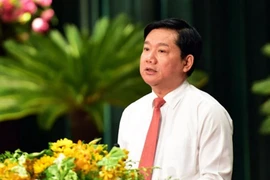 Bí thư Thăng:Mỗi người 1 taxi vào, sân bay nào chịu nổi