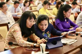 Lần đầu tiên HĐND TP.HCM tổ chức 'kỳ họp không giấy’