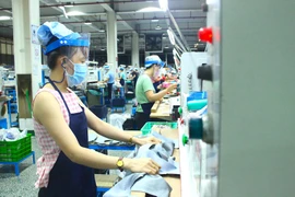 Lãnh đạo TP.HCM làm việc với Công ty PouYuen sau ca nhiễm COVID-19