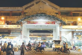Chợ đầu mối Hóc Môn tạm dừng tập kết, giao hàng trực tiếp