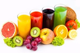 Uống nhiều nước ép trái cây, nên hay không?