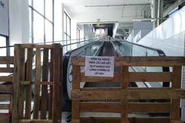 Siêu thị Auchan trống trơn sau 6 ngày xả hàng giảm giá