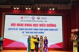 Làm gì để nâng cao chất lượng thực hành chăm sóc trong y khoa?