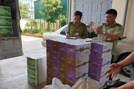 Thực phẩm Trung Quốc lậu 'tấn công' thị trường Việt 