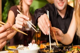 Những dấu hiệu bạn nên thay đũa ăn mới cho gia đình
