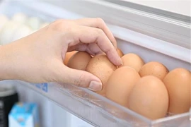 Tại sao không nên để trứng ở cánh cửa tủ lạnh