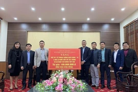 Vietlott tặng vật tư y tế phòng dịch COVID-19 cho Vĩnh Phúc