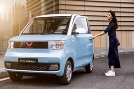 Ô tô điện giá dưới 100 triệu đồng khiến nhiều người mê mẩn