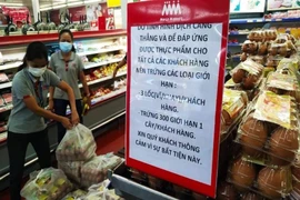 Vào siêu thị TP.HCM mua trứng mang ra ngoài bán giá cao gấp 3 lần