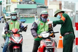 Méo mặt vì phí giao hàng ở TP.HCM lại tăng khủng