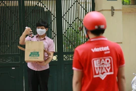 Tiến độ giao hàng 'vùng xanh' cải thiện nhờ shipper, 'vùng đỏ' vẫn khó