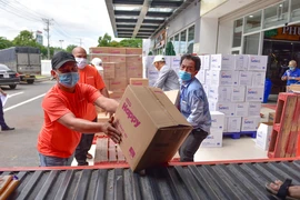 Các sàn thương mại điện tử chạy đua doanh số mùa hè