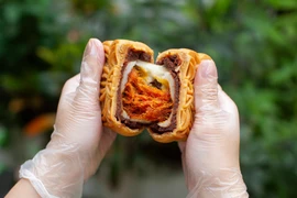 Độc lạ bánh trung thu nặng nửa ký nhưng chỉ giá vài chục ngàn đồng