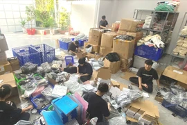 Nhà bán hàng và sàn thương mại điện tử 'chạy đua' đảm bảo quy định thuế
