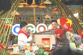 Gạo, trà, cà phê... rộn ràng trên sóng livestream dịp lễ 2-9